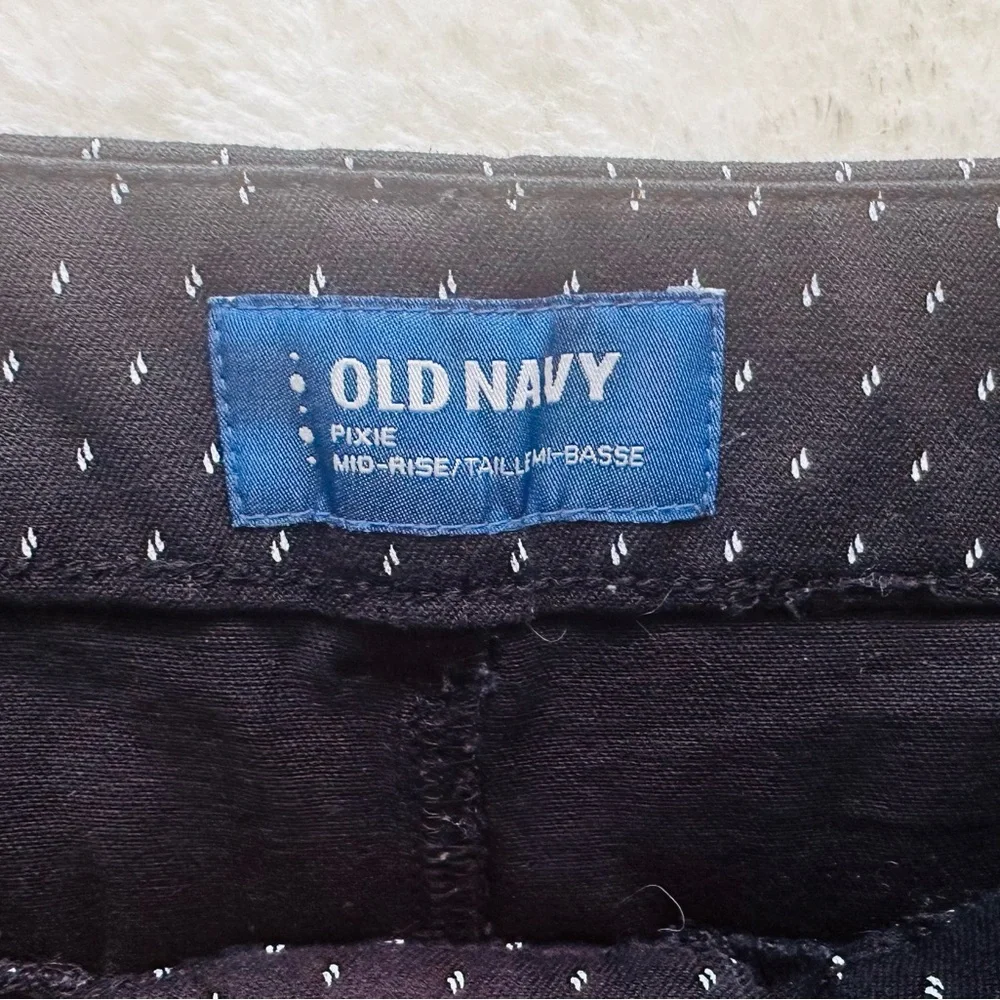 Old Navy Pixie Mid- Rise Black Polka Dot Women’s Pants - Picture 4 of 6